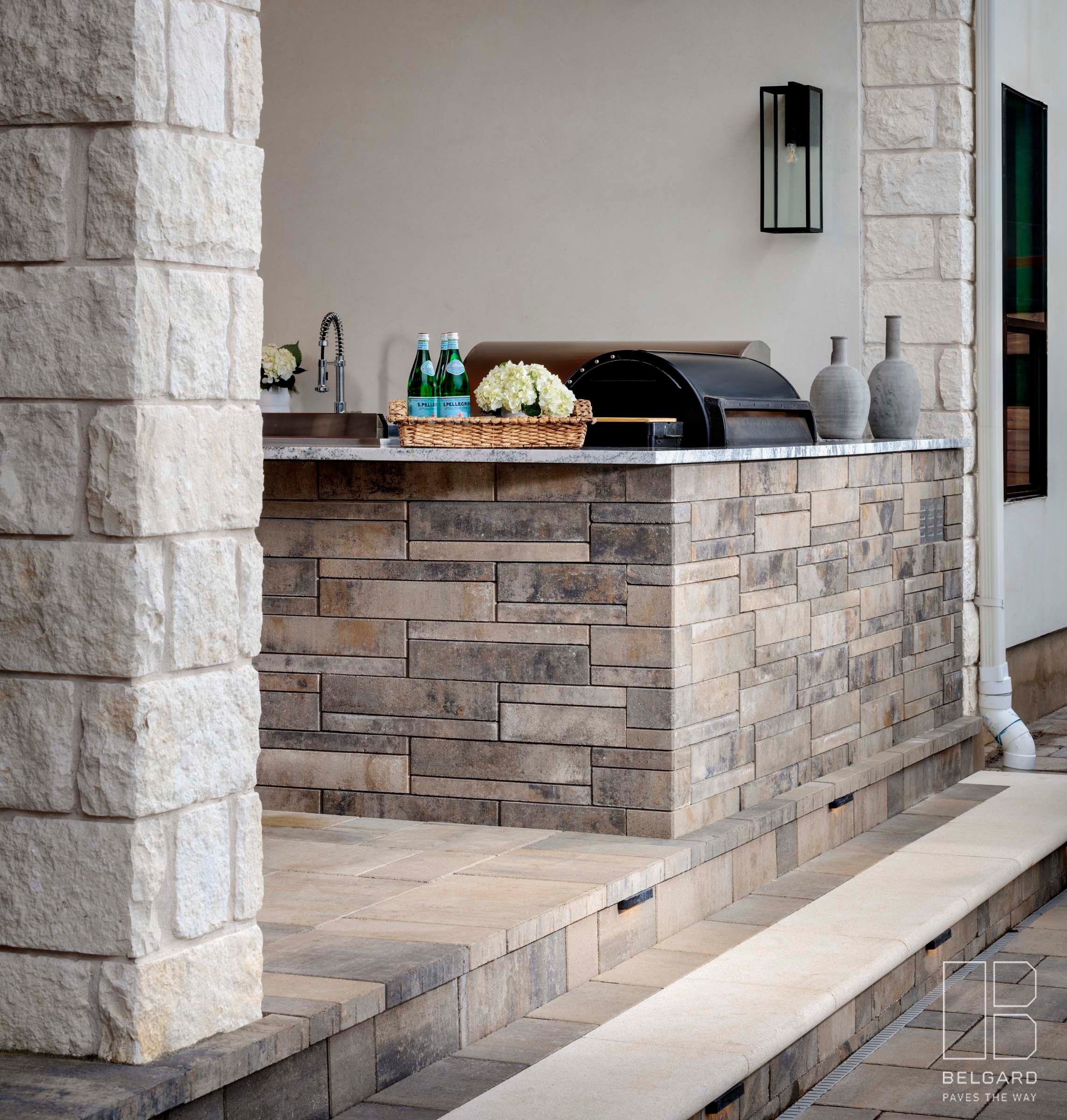 we design & build outdoor kitchens