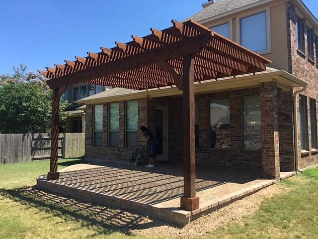 outdoor pergola builder