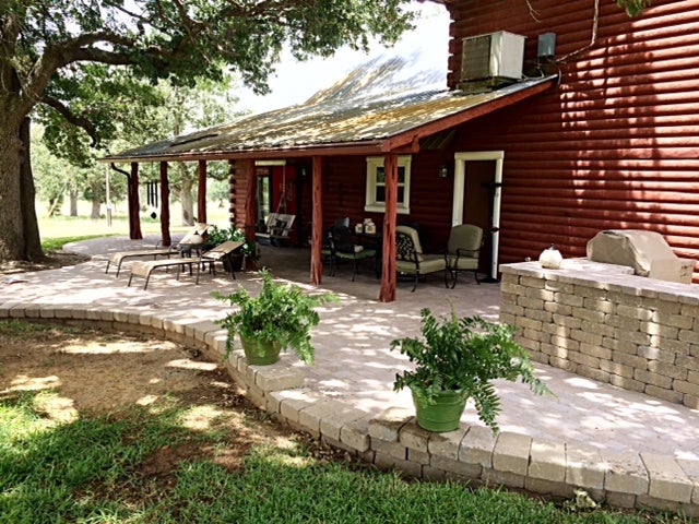 backyard paver patio